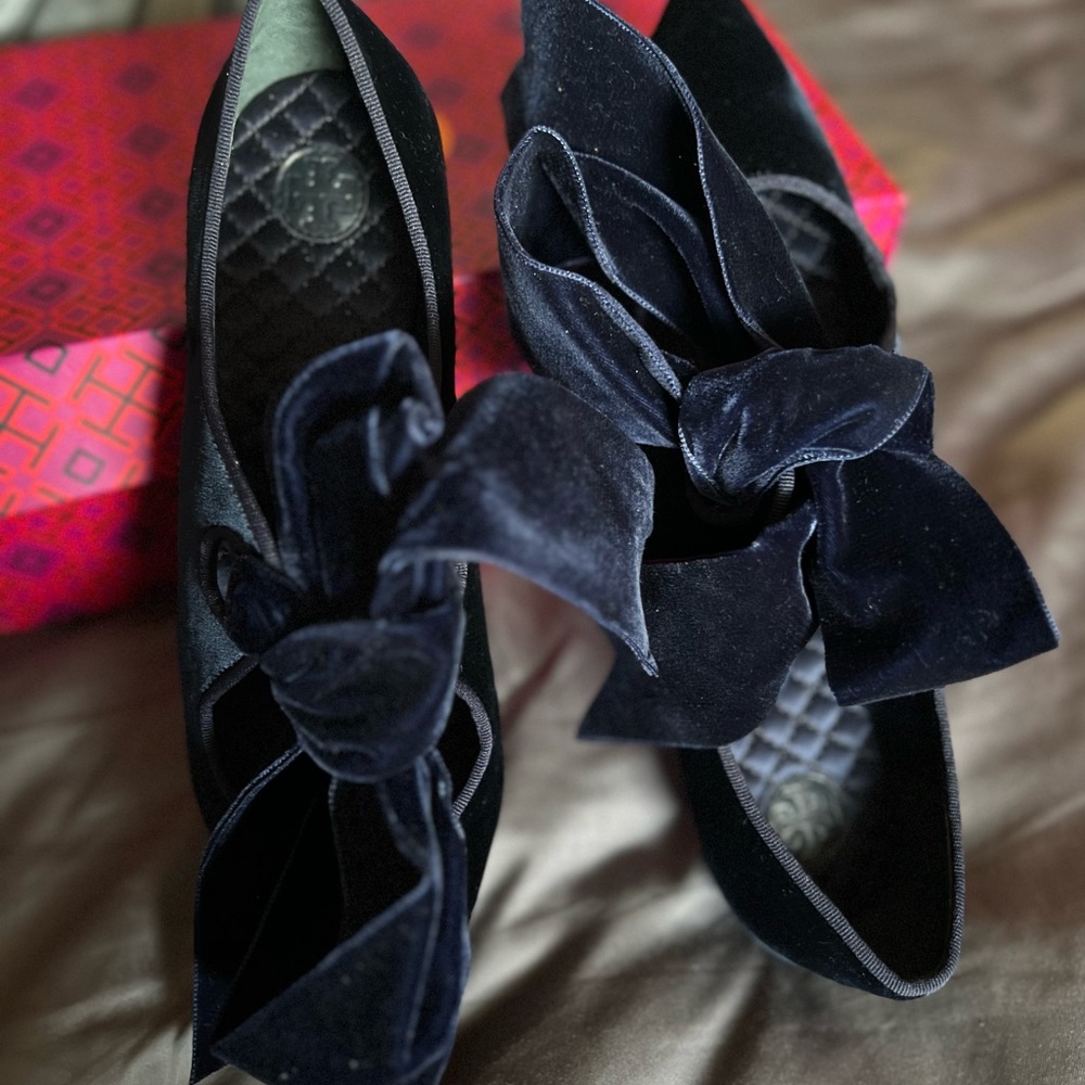 Tory Burch flat velvet shoes